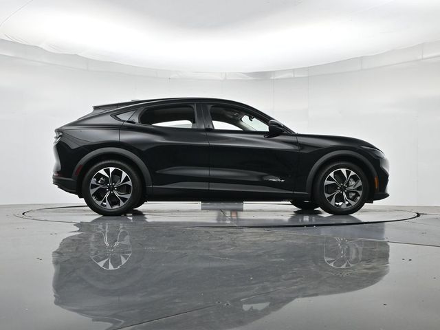 New 2026 Black Ford Select image 32