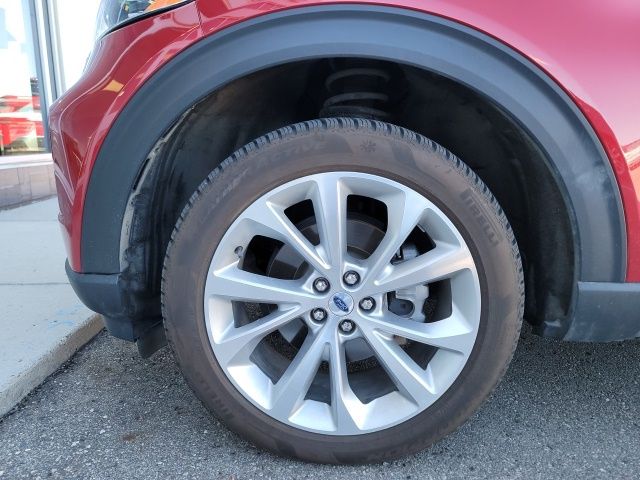 2022 Rapid Red Metallic Tinted Clearcoat Ford Explorer Platinum 4X4 SUV