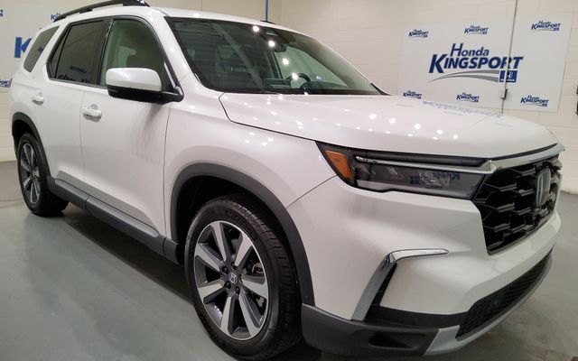 View vehicle photo 2