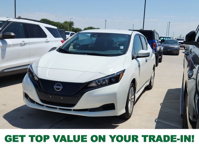 Glacier White 2025 Nissan LEAF Hatchback Front-Wheel Drive Automatic
