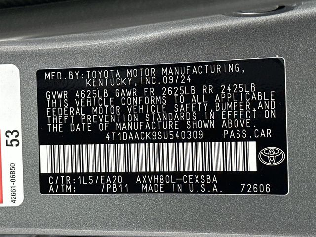 2025 Toyota Camry SE 28