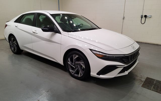 2025 Hyundai Elantra Hybrid SEL Sport