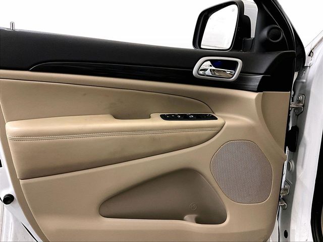 2021 Jeep Grand Cherokee Laredo E White at Auto Express Mitsubishi