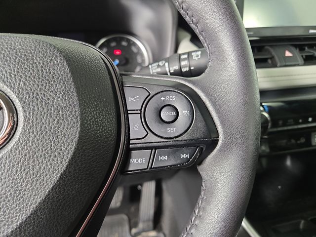 2022 Toyota RAV4 Hybrid XLE photo