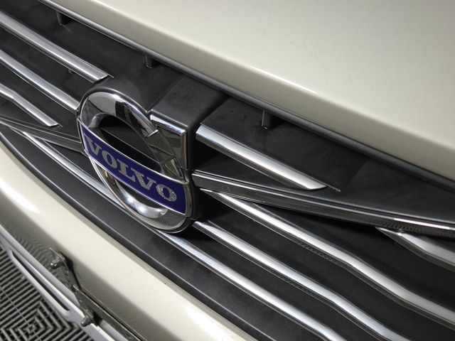 2017 Volvo XC60 T6 Dynamic photo 10