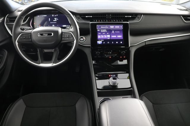 2025 Jeep Grand Cherokee Altitude X Silver Zynith - Grieco Acura - Image 2