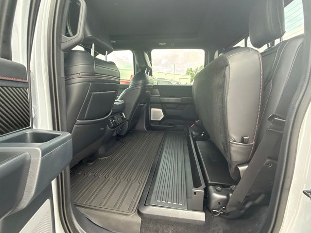 2025 Ford F-150 Raptor:B02492