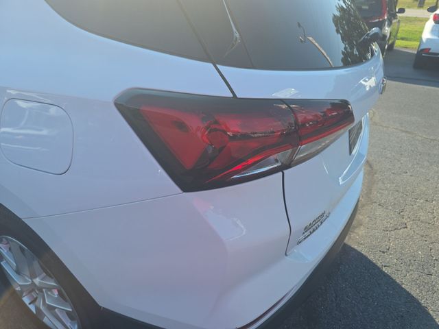 Used 2022 White Chevrolet LT image 34