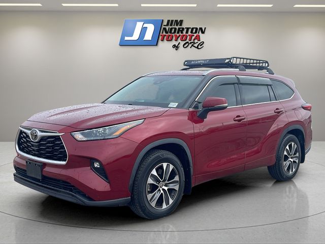 2022 Toyota Highlander XLE's photo