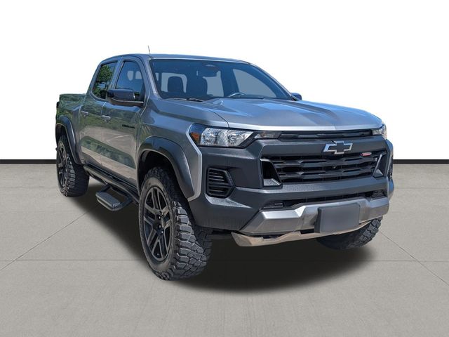2023 Chevrolet Colorado Trail Boss - 2