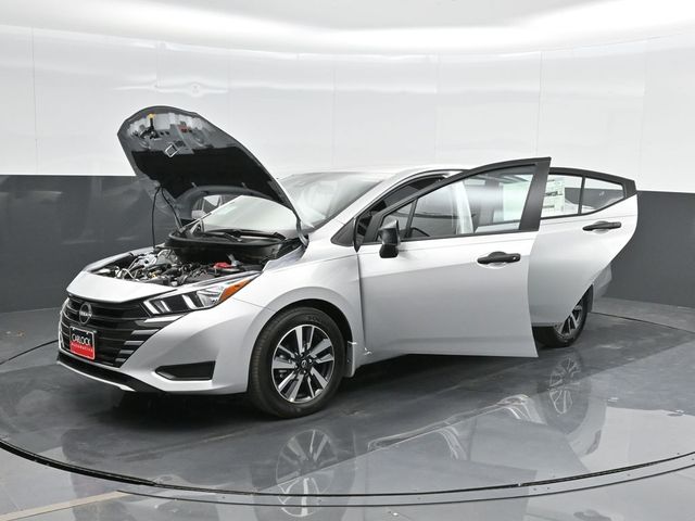 2024 Nissan Versa 1.6 S 47