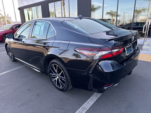 2022 Toyota Camry SE 6