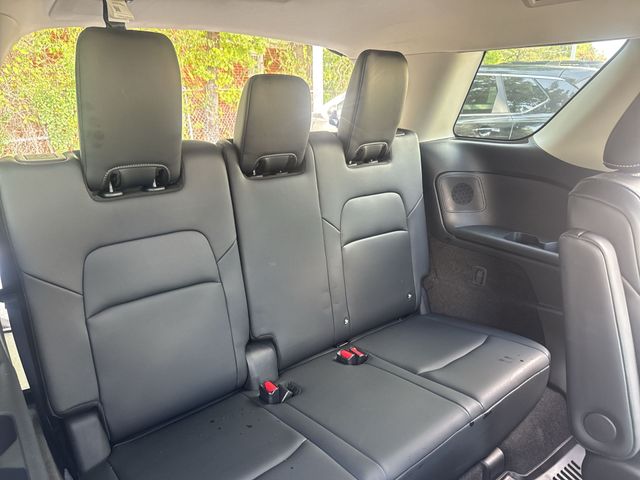 Used 2023 White Nissan Platinum image 12