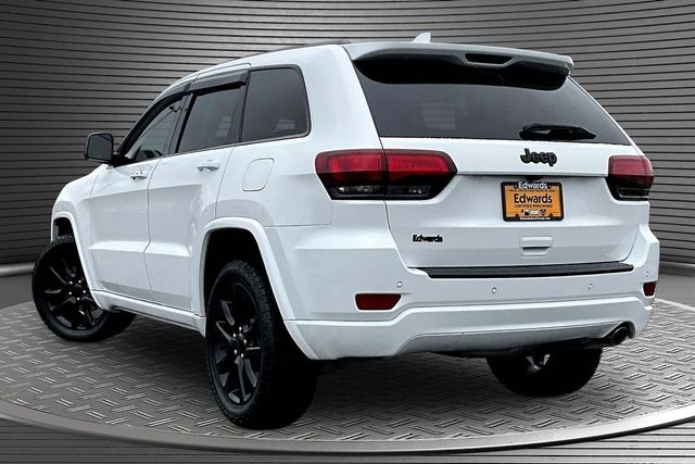 Used 2020 White Jeep Altitude image 4