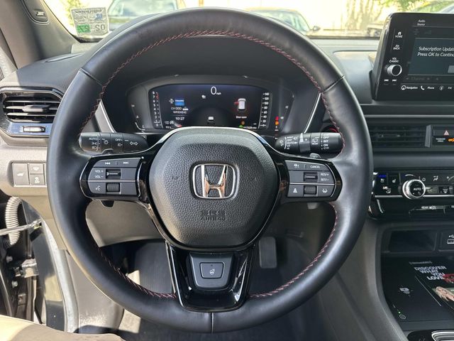 Used 2025  Honda Black Edition image 22