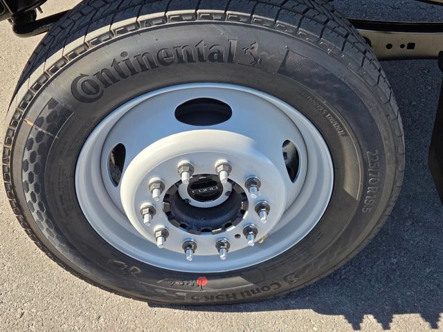 New 2026 Ford Super Duty F-450 Chassis Regular Cab (DRW) 169" Wheelbase XL