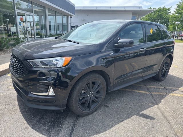 2024 Ford Edge ST-Line AWD's photo