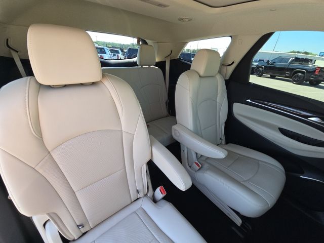 2022 Buick Enclave Essence:C02611