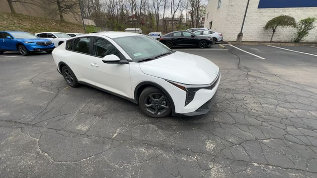 2025 Kia K4 LXS - 1
