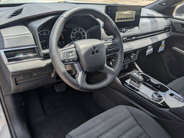 2026 Mitsubishi Outlander LE White at North Houston Mitsubishi
