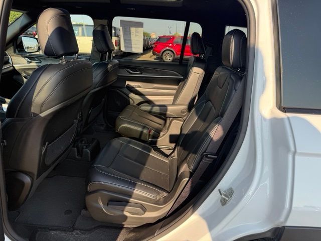 2024 Bright White Clearcoat Jeep Grand Cherokee L Limited 4X4 SUV