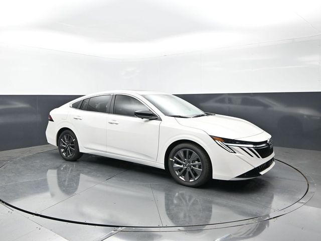 Aspen White 2026 Nissan Sentra Sedan Front-Wheel Drive Continuously Variable Transmission