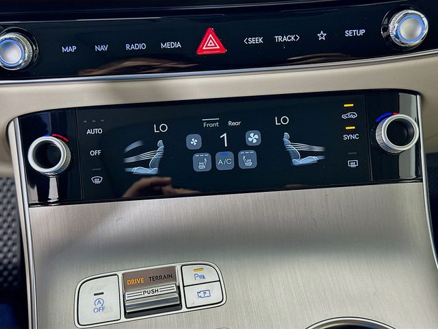 Thumbnail: 2026 Genesis GV70 - 14