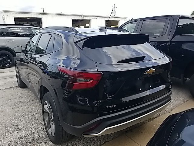 Used 2025 Chevrolet Trax SUV