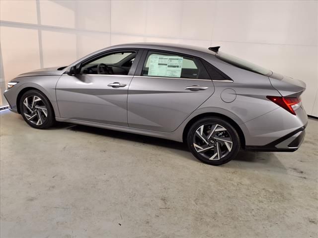 2025 Hyundai Elantra SEL Convenience photo