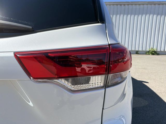 2019 Toyota Highlander - Image 7