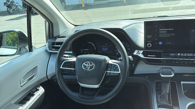 Used 2025 Toyota Sienna Van