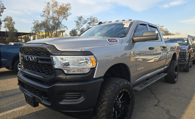 2022 RAM 2500 Tradesman Crew Cab 4WD