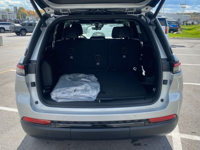 new 2025 Jeep Grand Cherokee car, priced at $39,676