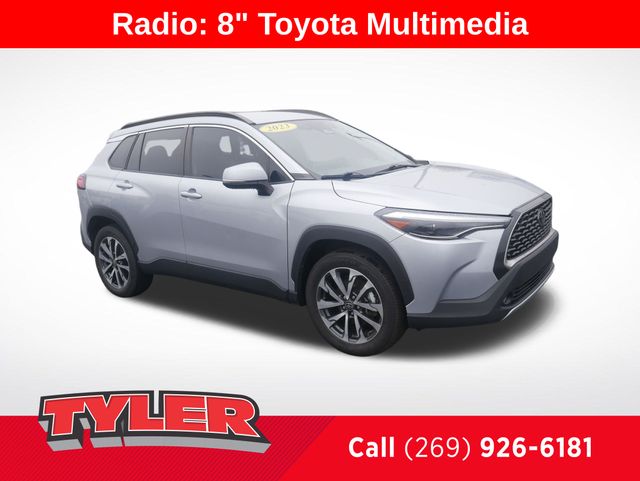 Silver 2023 Toyota Corolla Cross XLE FWD SUV / Crossover Front-Wheel Drive Continuously Variable Transmission