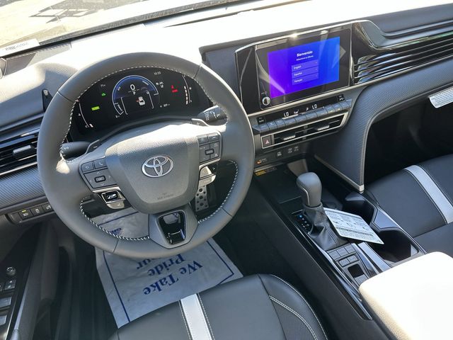 2025 Toyota Camry SE 13