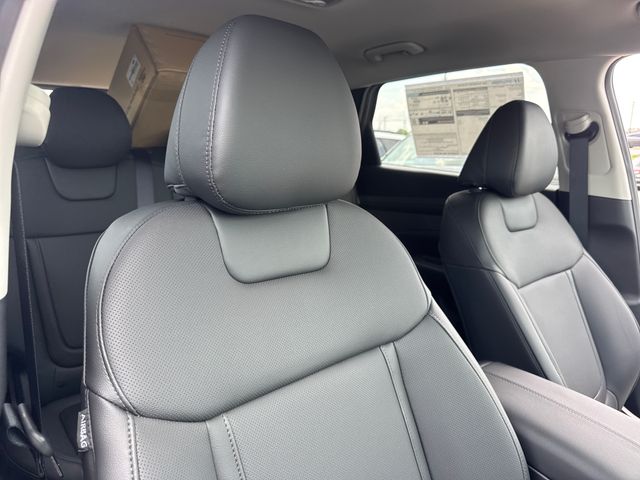 New 2026 Black Hyundai SEL Plus image 23