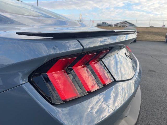 2026 Ford Mustang EcoBoost:168101