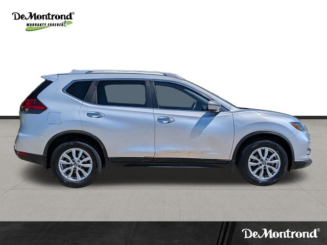 2017 Nissan Rogue SV - 3