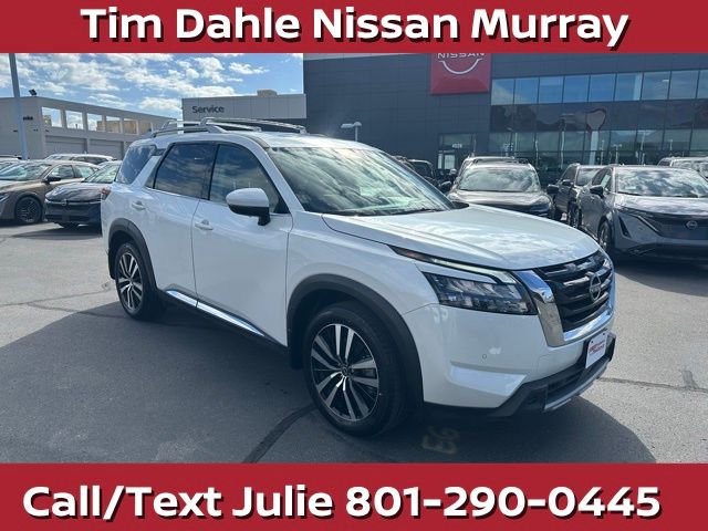 Everest White Pearl Tricoat 2025 Nissan Pathfinder SUV / Crossover All-Wheel Drive 9-Speed Automatic