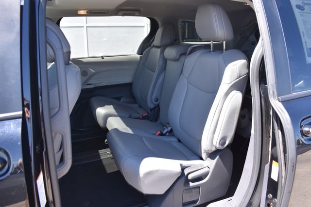 2024 Toyota Sienna XLE - Photo 12