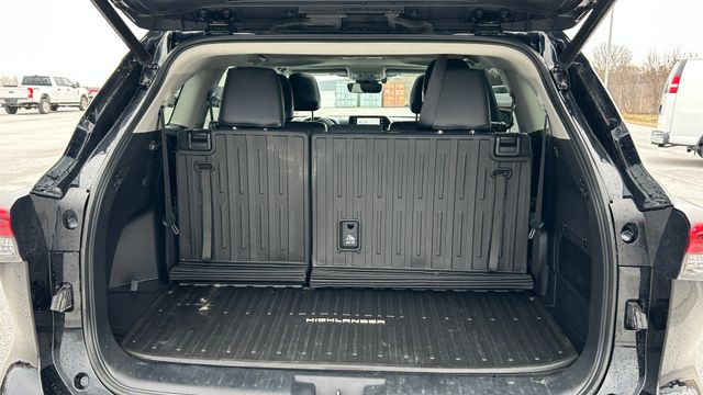 Used 2021 Toyota Highlander Hybrid SUV