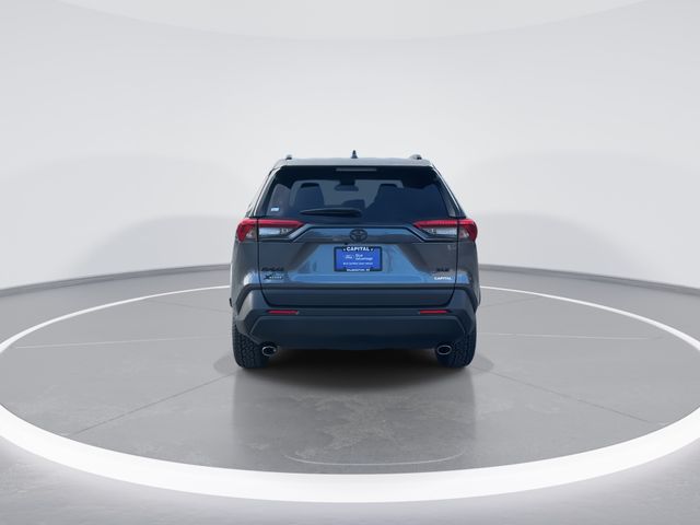 Used 2022 Gray Toyota XLE image 6