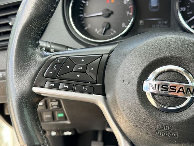 Thumbnail: 2017 Nissan Rogue - 30