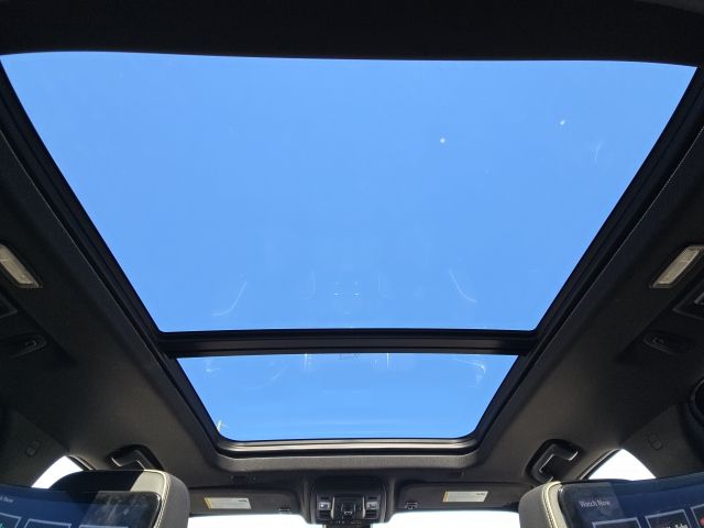 2023 Chevrolet Suburban Premier:C02421