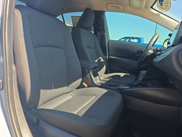 Used 2025  Toyota LE image 11