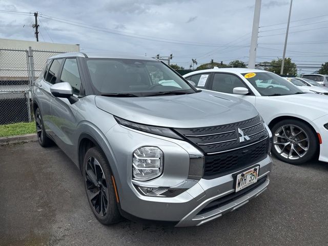 Silver 2024 Mitsubishi Outlander SUV / Crossover Front-Wheel Drive Continuously Variable Transmission