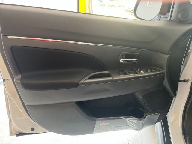 MitsubishiOutlander Sport13