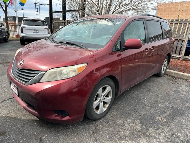 Toyota Sienna 7-Passenger V6 FWD
