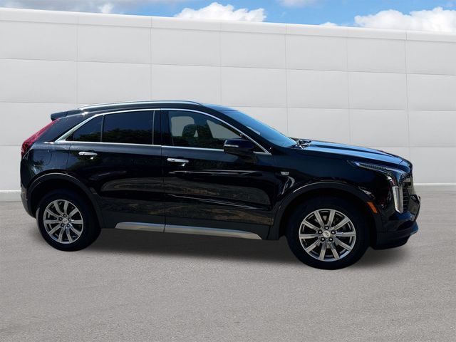 2023 Cadillac XT4 Premium Luxury 4