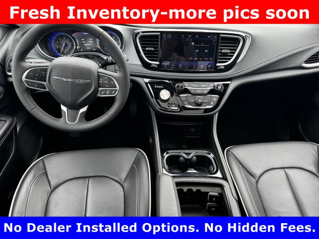 2026 Chrysler Pacifica Limited Silver at Mac Haik CDJR North Houston